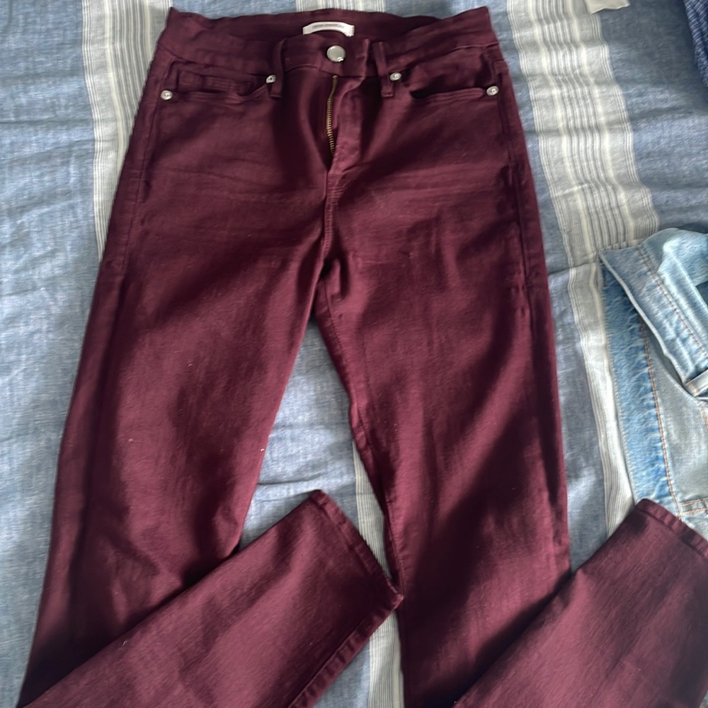 Good American skinny maroon jeans